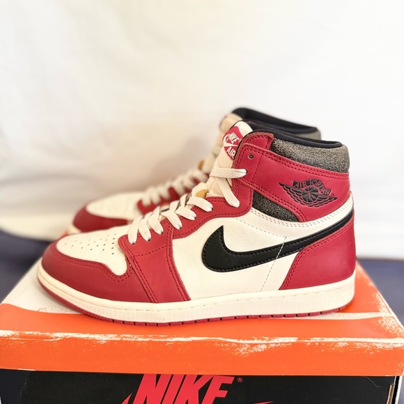 AUTHENTIC Jordan 1 Retro High OG Chicago Lost and Found size 10 DZ5485-612 2022 - Picture 2 of 10